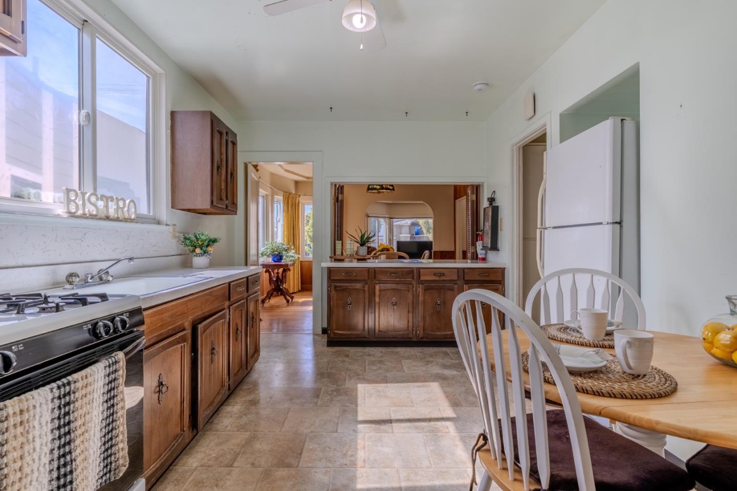 Detail Gallery Image 14 of 44 For 240 Santa Rosa Ave, San Francisco,  CA 94112 - 4 Beds | 2 Baths