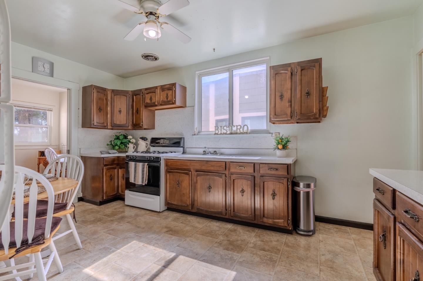 Detail Gallery Image 16 of 44 For 240 Santa Rosa Ave, San Francisco,  CA 94112 - 4 Beds | 2 Baths