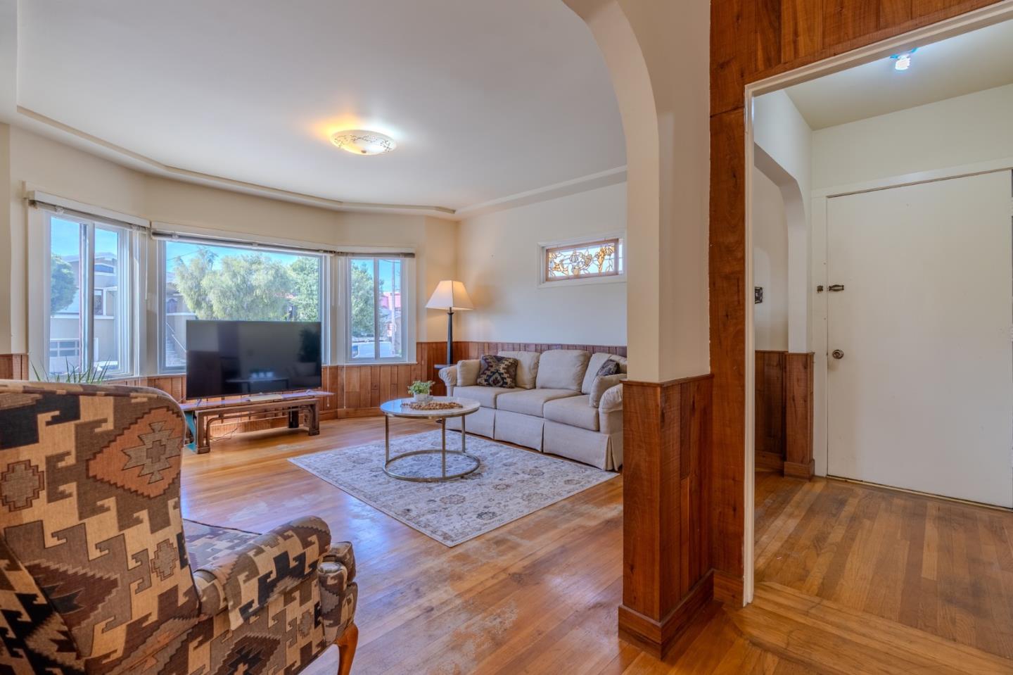 Detail Gallery Image 5 of 44 For 240 Santa Rosa Ave, San Francisco,  CA 94112 - 4 Beds | 2 Baths