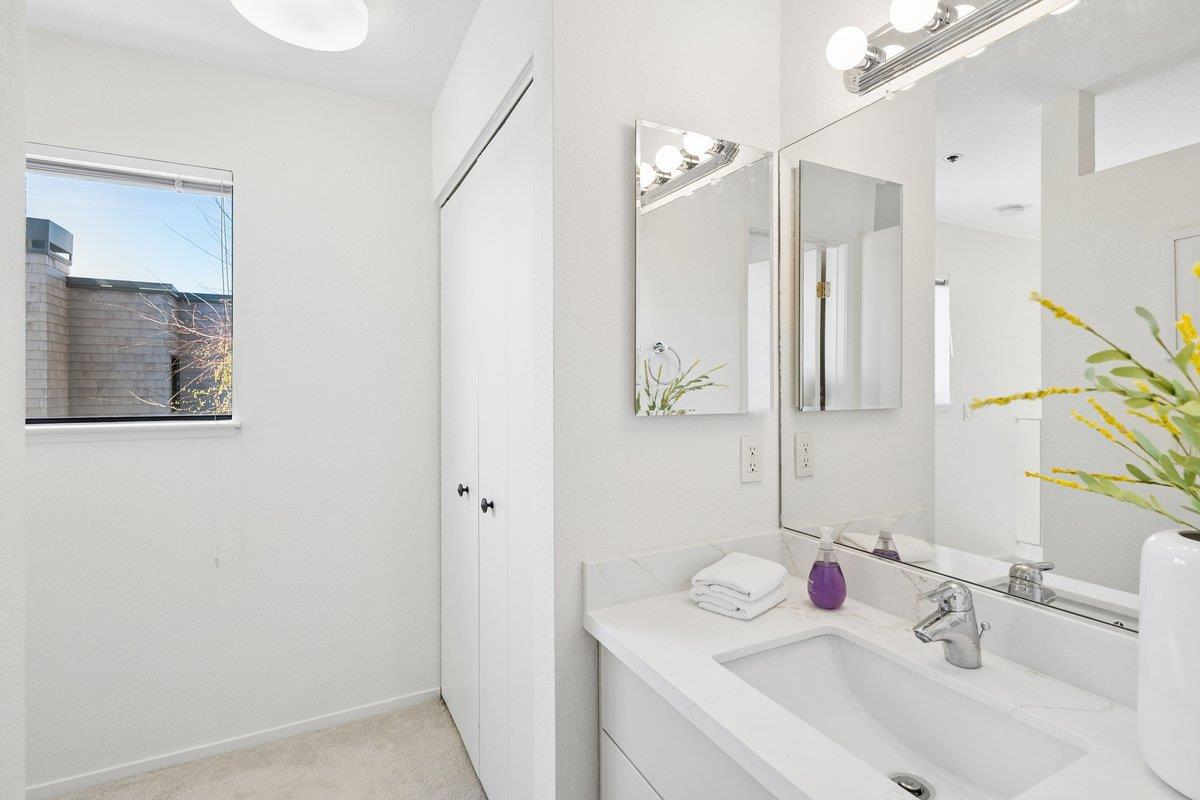 Detail Gallery Image 22 of 46 For 234 Shorebird Cir, Redwood City,  CA 94065 - 2 Beds | 2 Baths