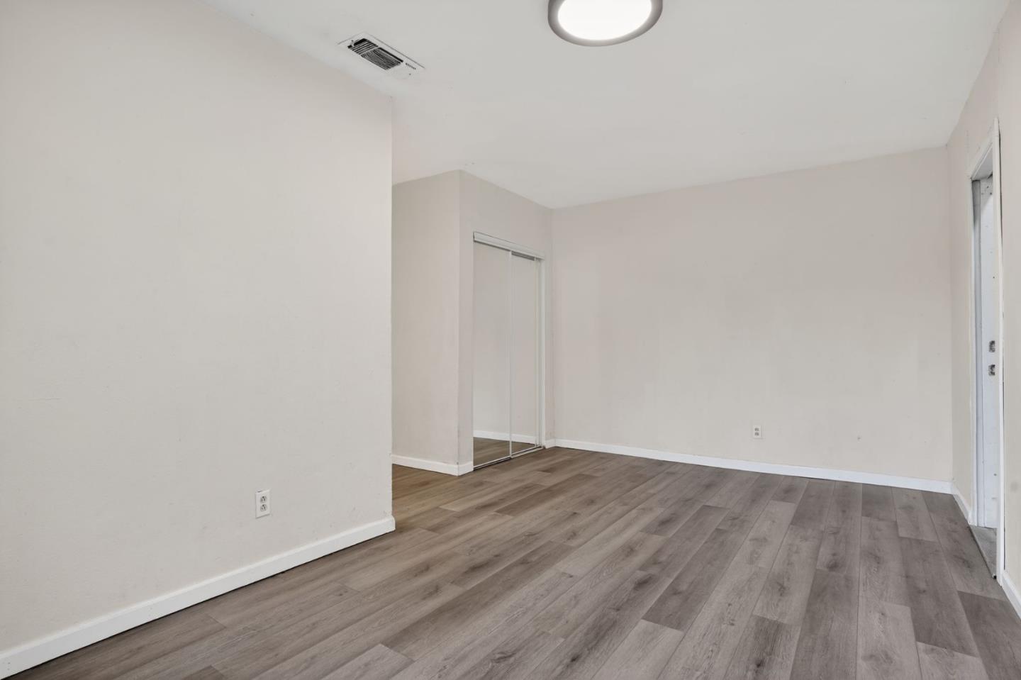 Detail Gallery Image 10 of 29 For 2524 Pemberton Ct, Stockton,  CA 95210 - 3 Beds | 2 Baths