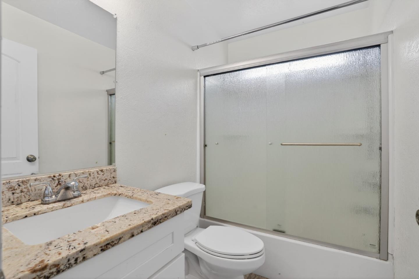 Detail Gallery Image 12 of 29 For 2524 Pemberton Ct, Stockton,  CA 95210 - 3 Beds | 2 Baths