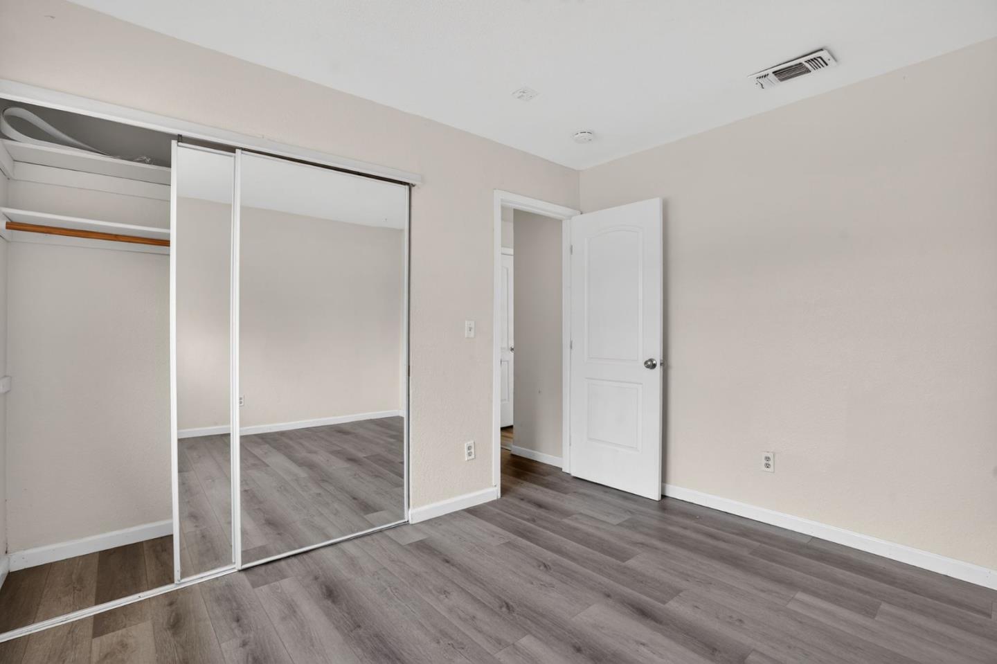 Detail Gallery Image 13 of 29 For 2524 Pemberton Ct, Stockton,  CA 95210 - 3 Beds | 2 Baths