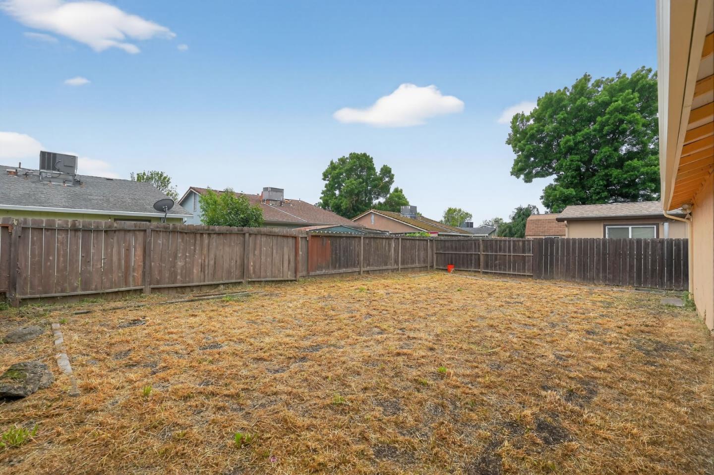 Detail Gallery Image 23 of 29 For 2524 Pemberton Ct, Stockton,  CA 95210 - 3 Beds | 2 Baths