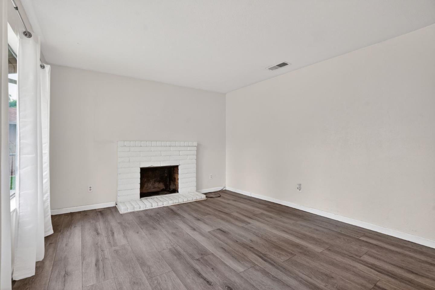 Detail Gallery Image 7 of 29 For 2524 Pemberton Ct, Stockton,  CA 95210 - 3 Beds | 2 Baths