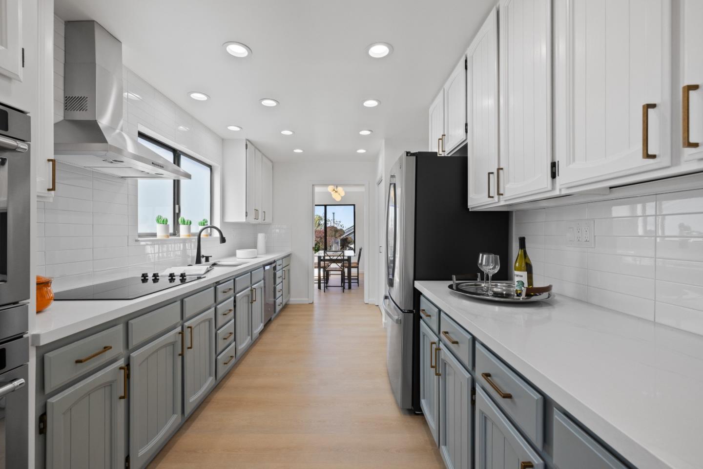 Detail Gallery Image 15 of 49 For 100 Montana St, Moss Beach,  CA 94038 - 5 Beds | 3 Baths