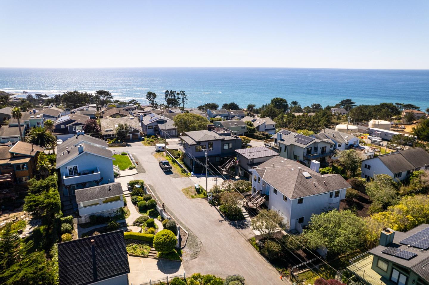 Detail Gallery Image 40 of 49 For 100 Montana St, Moss Beach,  CA 94038 - 5 Beds | 3 Baths