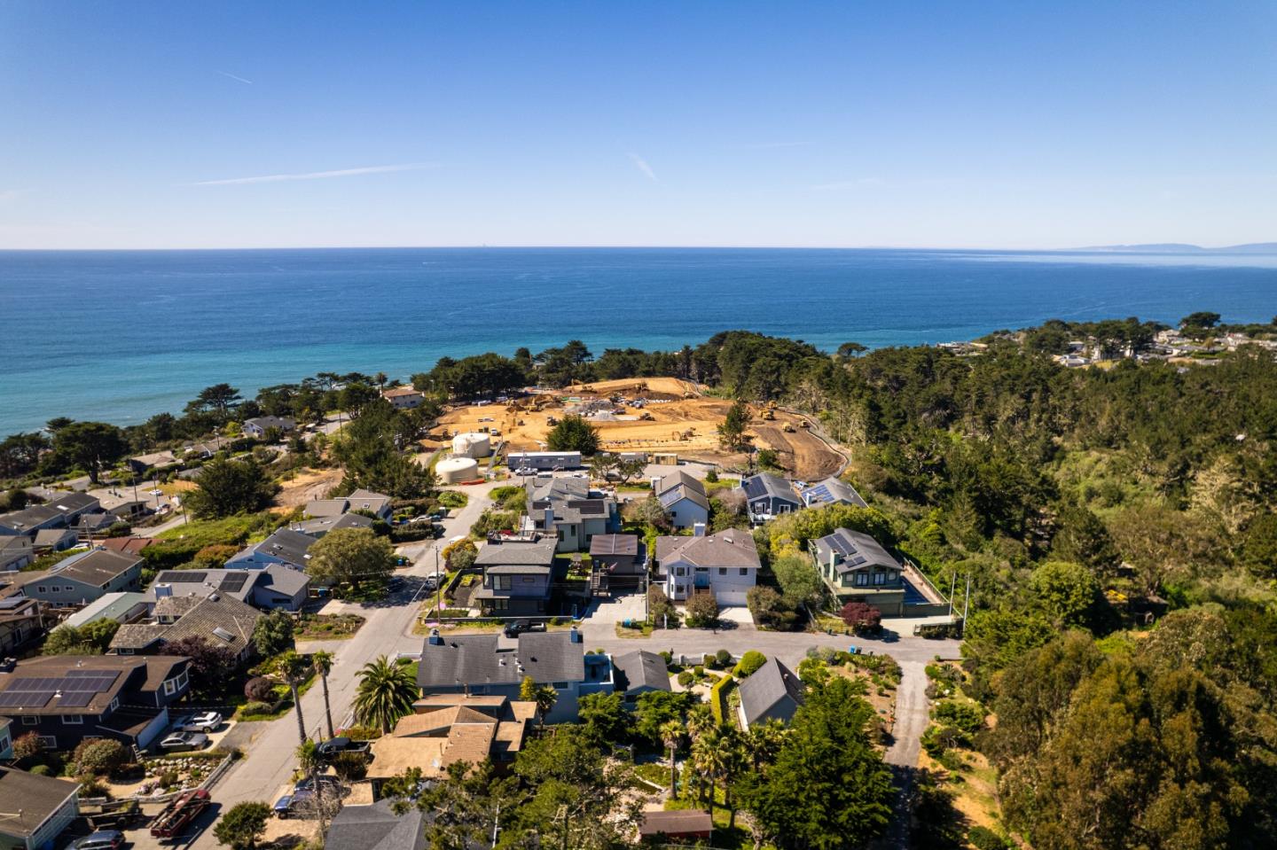 Detail Gallery Image 41 of 49 For 100 Montana St, Moss Beach,  CA 94038 - 5 Beds | 3 Baths