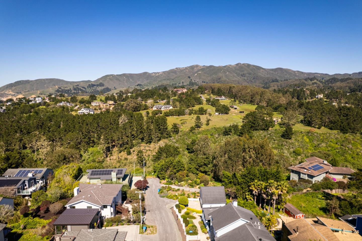 Detail Gallery Image 42 of 49 For 100 Montana St, Moss Beach,  CA 94038 - 5 Beds | 3 Baths