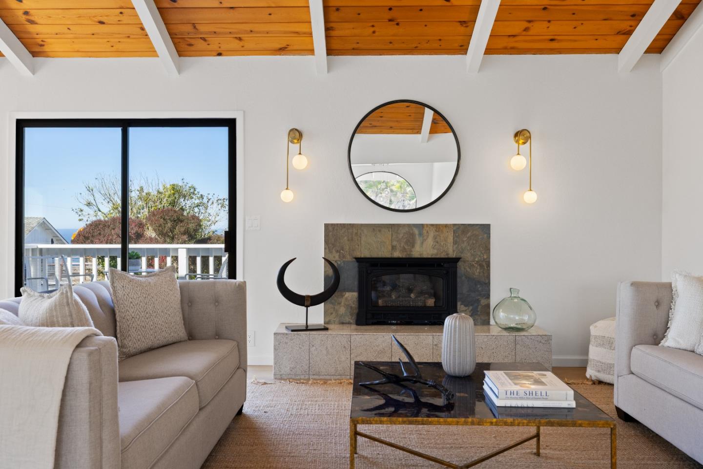 Detail Gallery Image 9 of 49 For 100 Montana St, Moss Beach,  CA 94038 - 5 Beds | 3 Baths