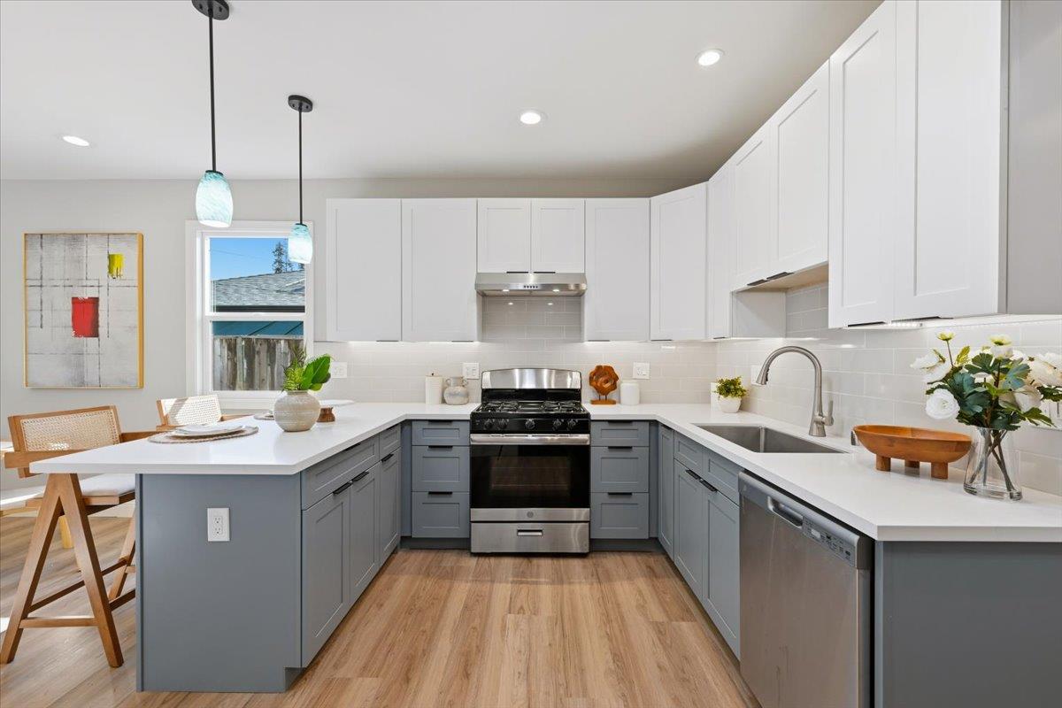 Detail Gallery Image 12 of 58 For 975 Prevost St, San Jose,  CA 95125 - 6 Beds | 5 Baths