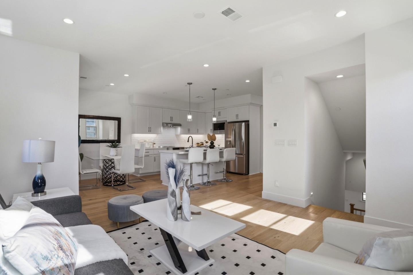 Detail Gallery Image 10 of 41 For Address Not Disclosed, Mountain View,  CA 94043 - 3 Beds | 3 Baths