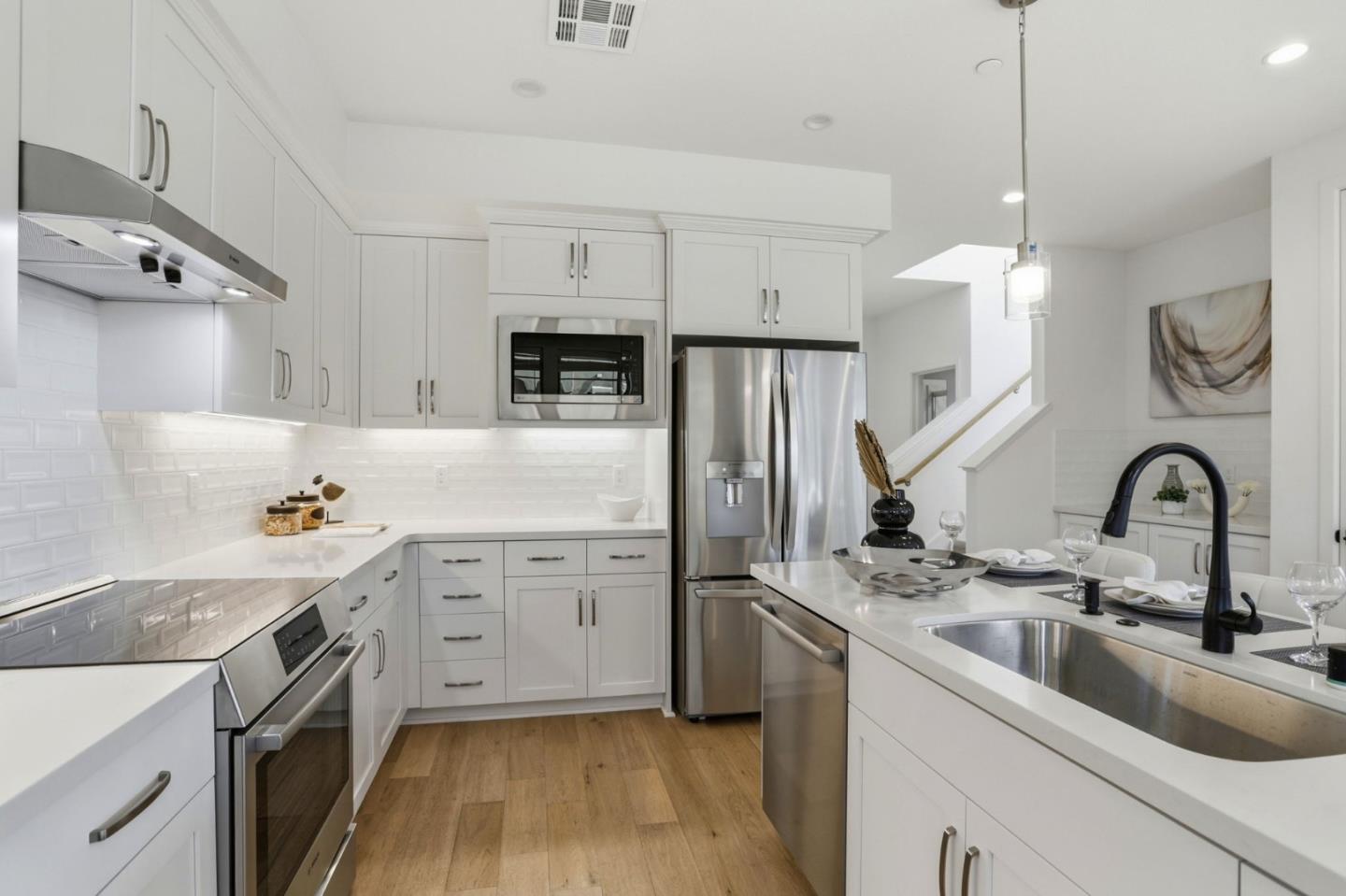 Detail Gallery Image 16 of 41 For Address Not Disclosed, Mountain View,  CA 94043 - 3 Beds | 3 Baths