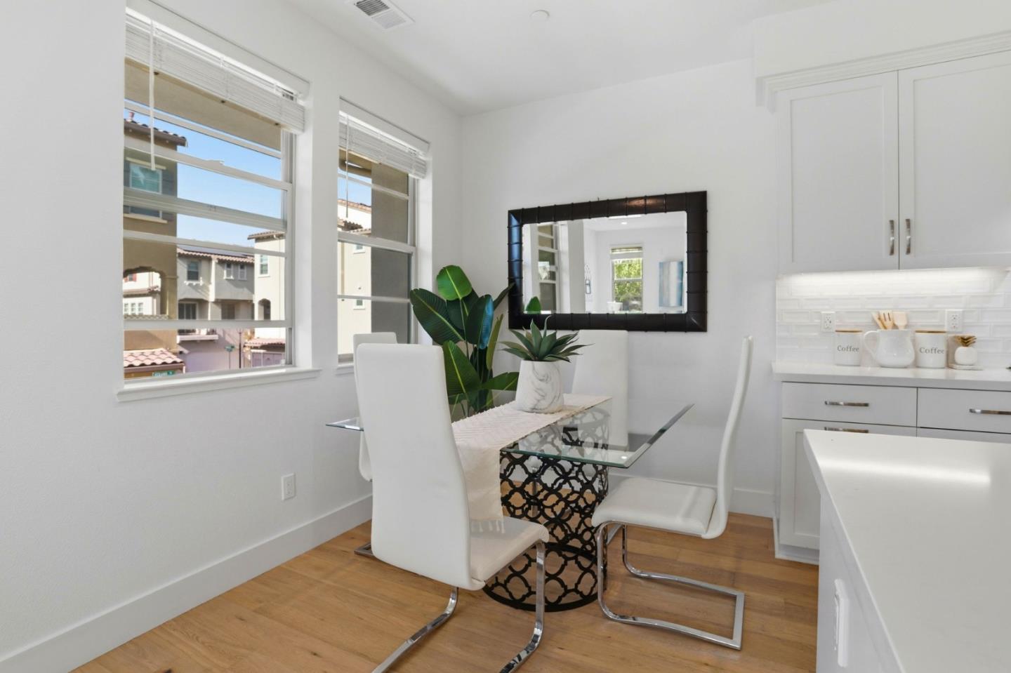 Detail Gallery Image 18 of 41 For Address Not Disclosed, Mountain View,  CA 94043 - 3 Beds | 3 Baths