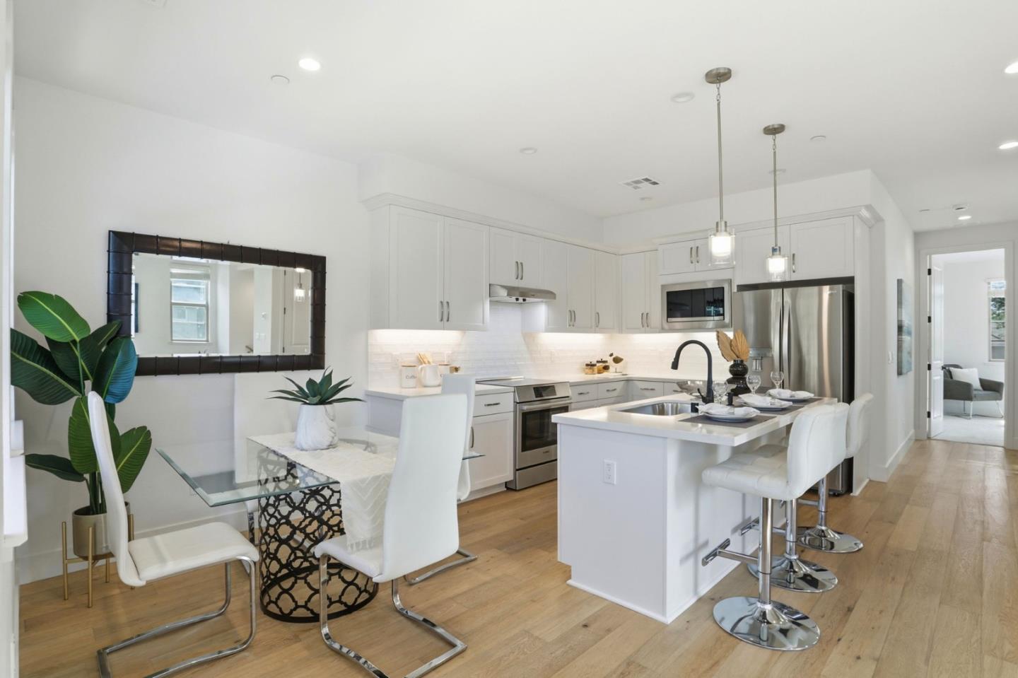 Detail Gallery Image 19 of 41 For Address Not Disclosed, Mountain View,  CA 94043 - 3 Beds | 3 Baths