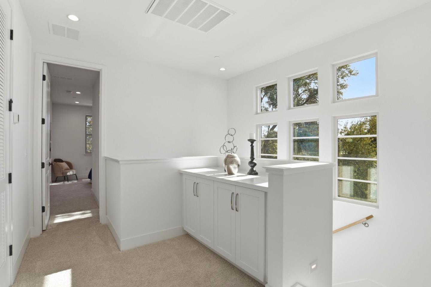 Detail Gallery Image 20 of 41 For Address Not Disclosed, Mountain View,  CA 94043 - 3 Beds | 3 Baths