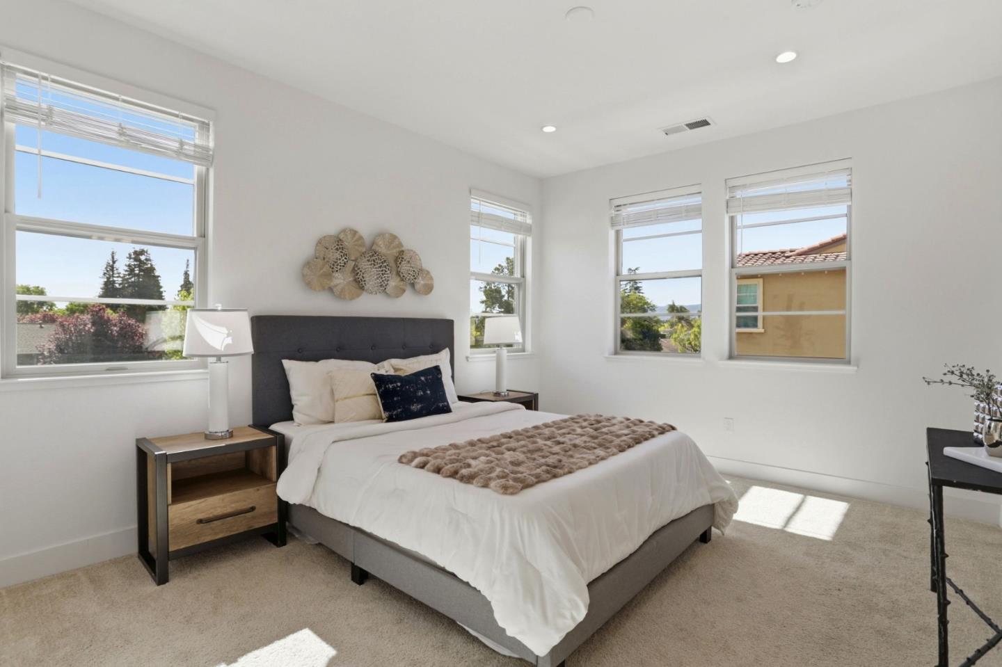 Detail Gallery Image 25 of 41 For Address Not Disclosed, Mountain View,  CA 94043 - 3 Beds | 3 Baths