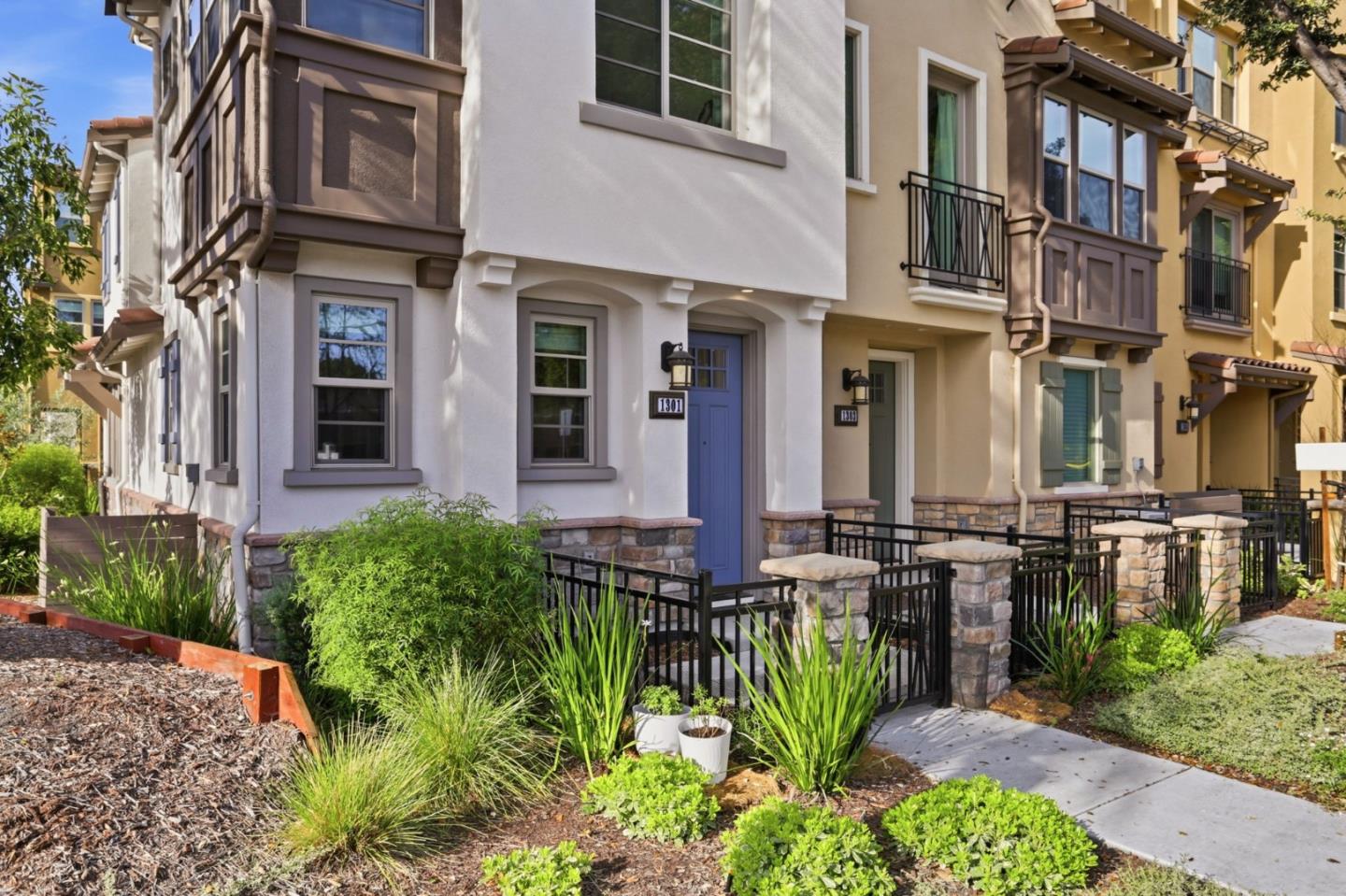 Detail Gallery Image 3 of 41 For Address Not Disclosed, Mountain View,  CA 94043 - 3 Beds | 3 Baths