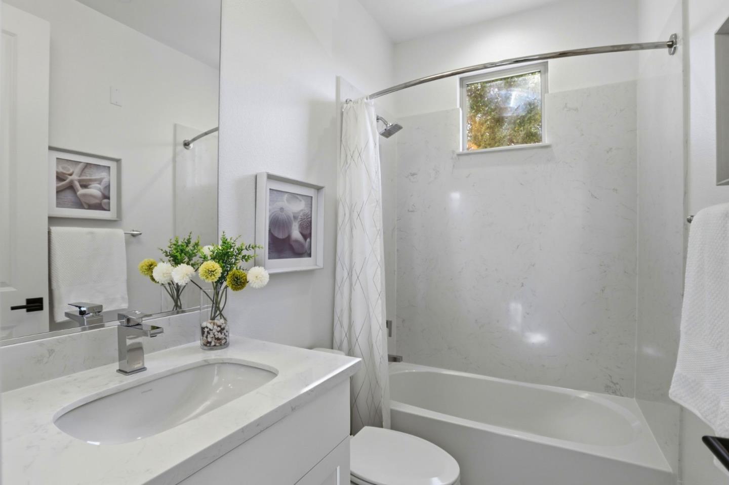 Detail Gallery Image 33 of 41 For Address Not Disclosed, Mountain View,  CA 94043 - 3 Beds | 3 Baths