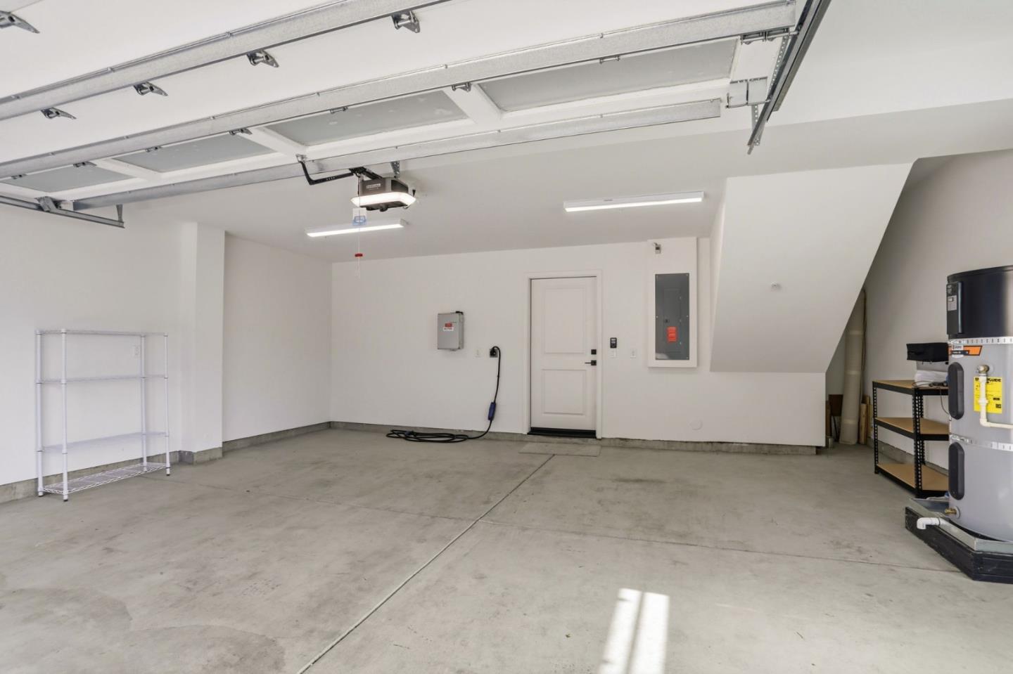 Detail Gallery Image 35 of 41 For Address Not Disclosed, Mountain View,  CA 94043 - 3 Beds | 3 Baths