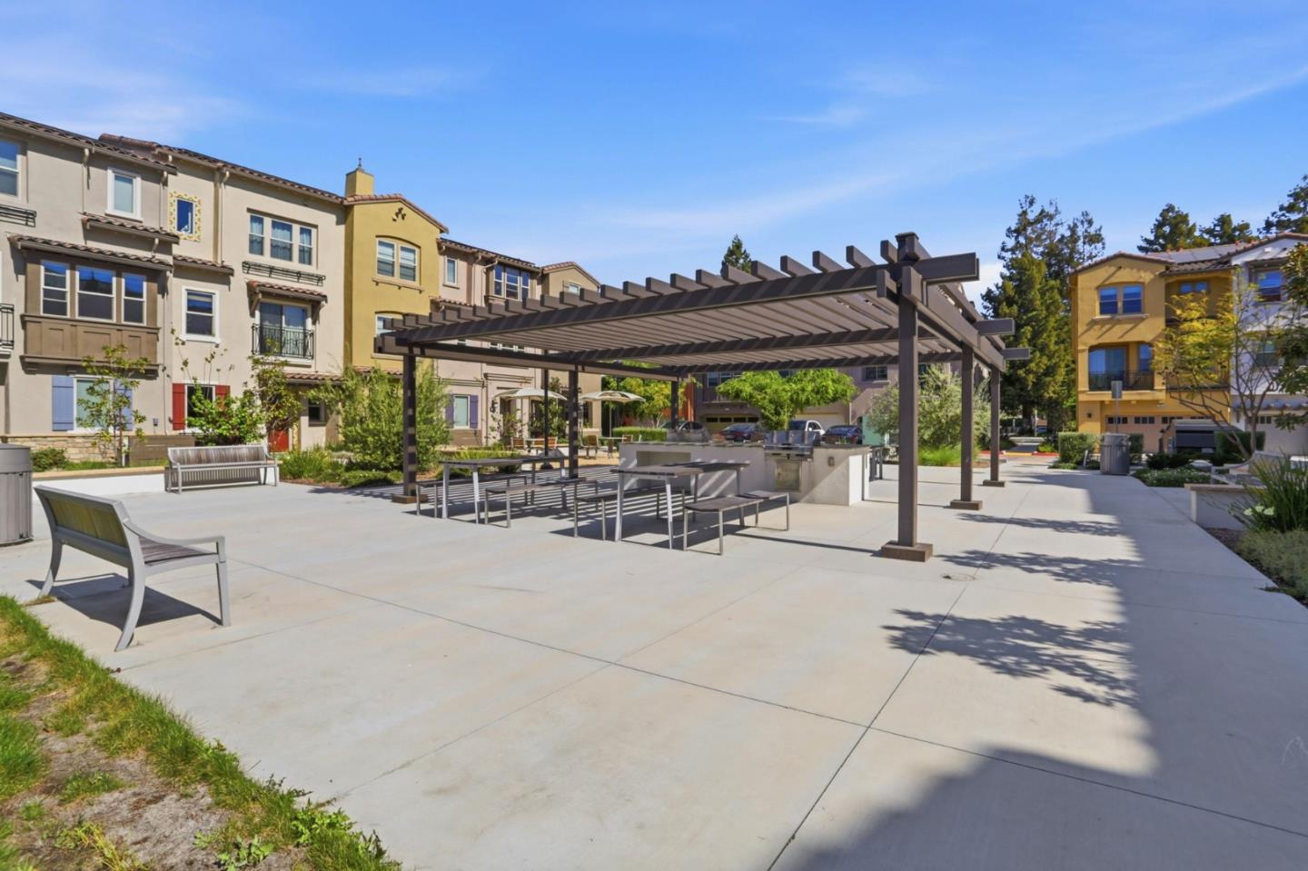 Detail Gallery Image 40 of 41 For Address Not Disclosed, Mountain View,  CA 94043 - 3 Beds | 3 Baths