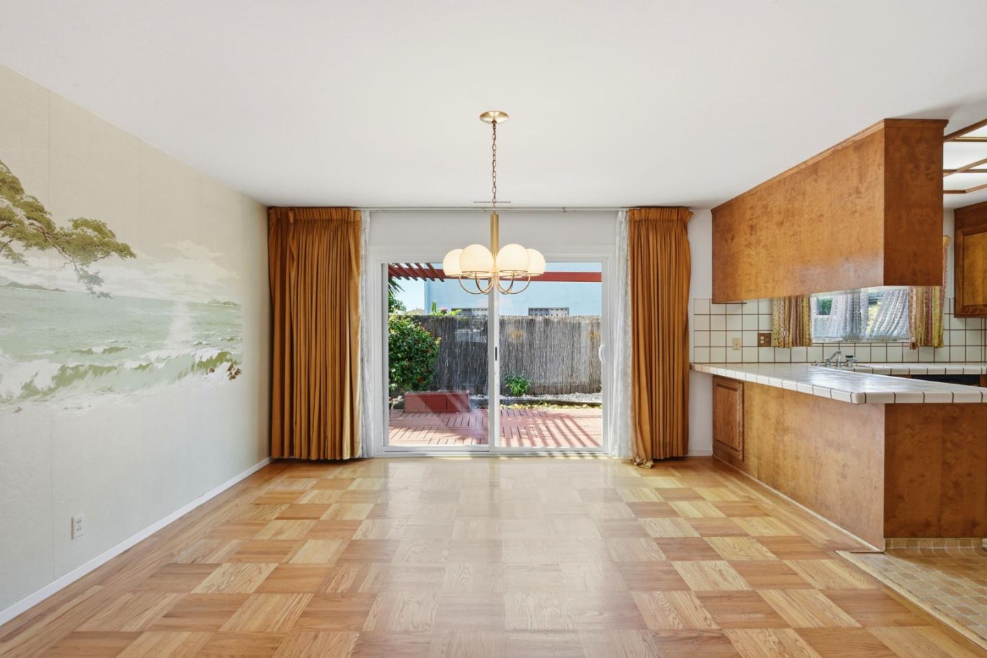 Detail Gallery Image 11 of 38 For 413 Whitehall Rd, Alameda,  CA 94501 - 3 Beds | 2 Baths