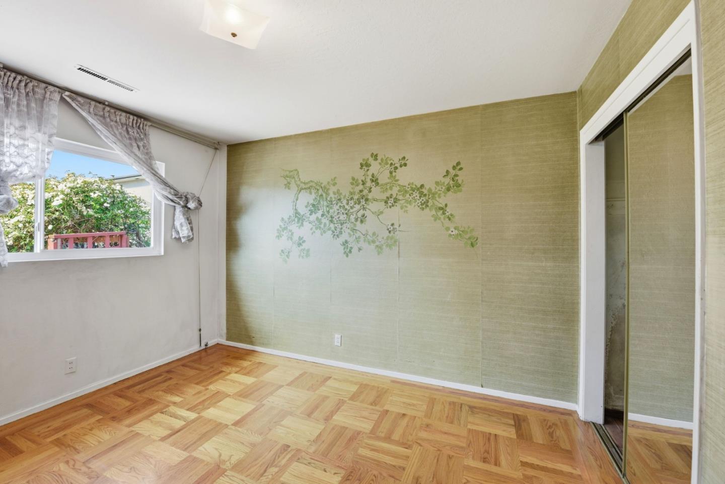 Detail Gallery Image 13 of 38 For 413 Whitehall Rd, Alameda,  CA 94501 - 3 Beds | 2 Baths