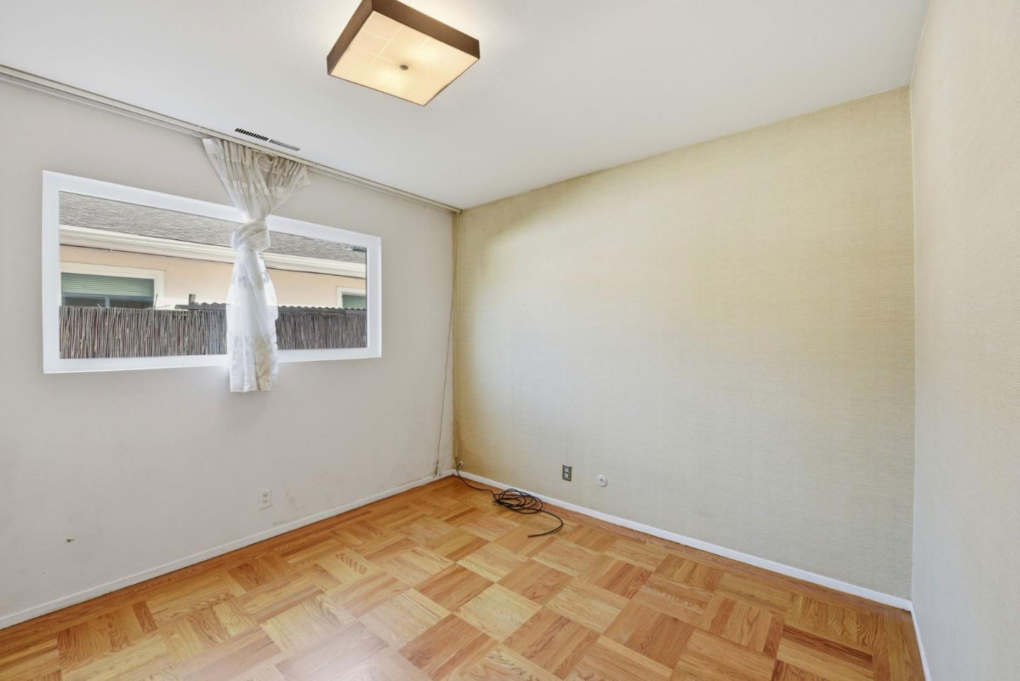 Detail Gallery Image 16 of 38 For 413 Whitehall Rd, Alameda,  CA 94501 - 3 Beds | 2 Baths