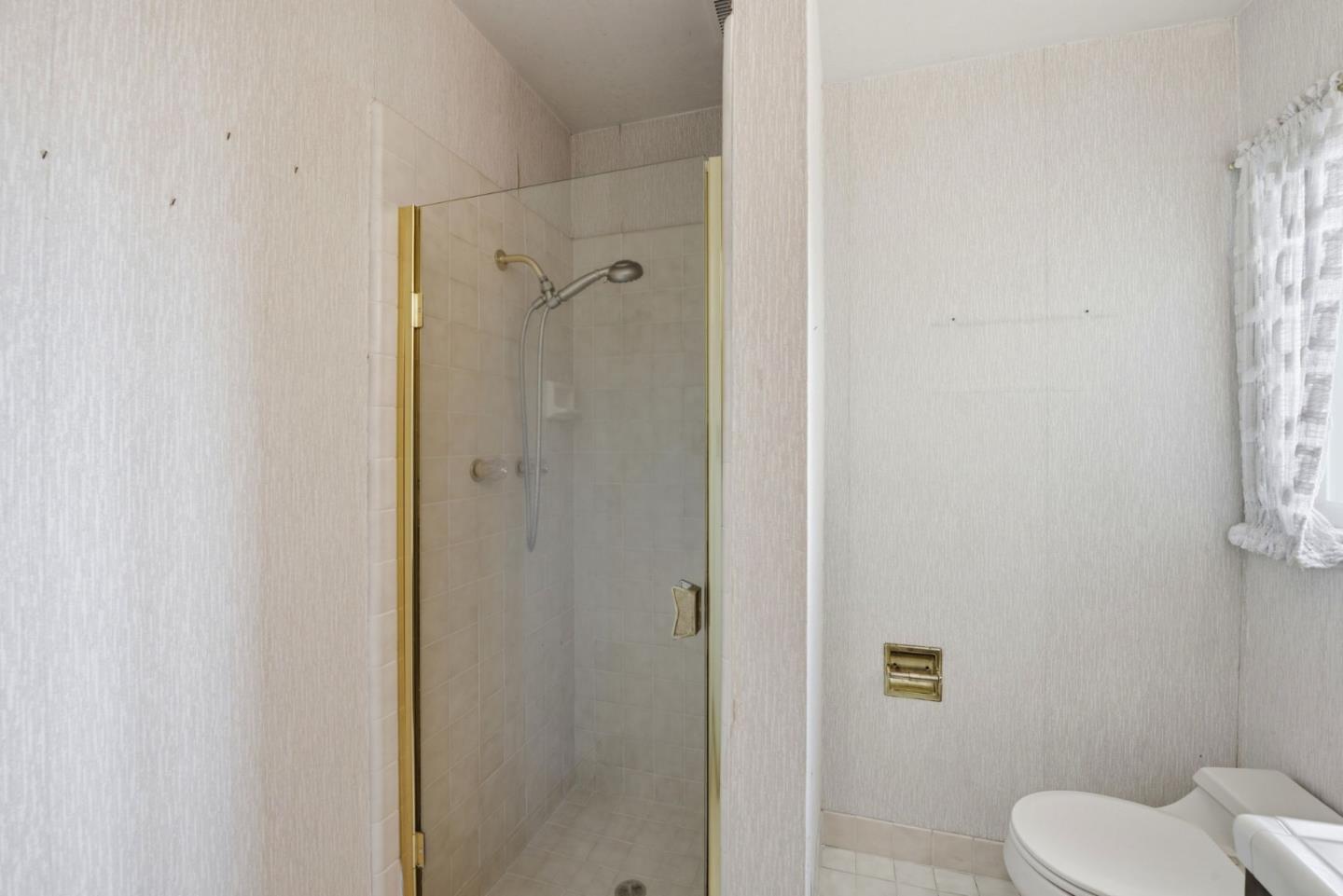 Detail Gallery Image 21 of 38 For 413 Whitehall Rd, Alameda,  CA 94501 - 3 Beds | 2 Baths