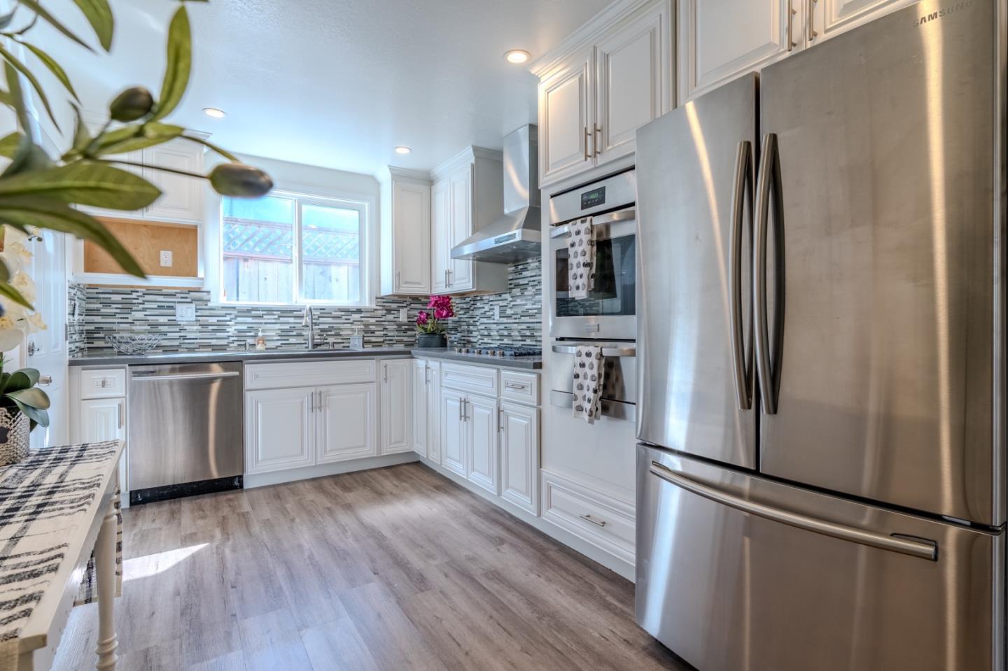 Detail Gallery Image 11 of 32 For 352 Monterey Rd, Pacifica,  CA 94044 - 3 Beds | 2 Baths