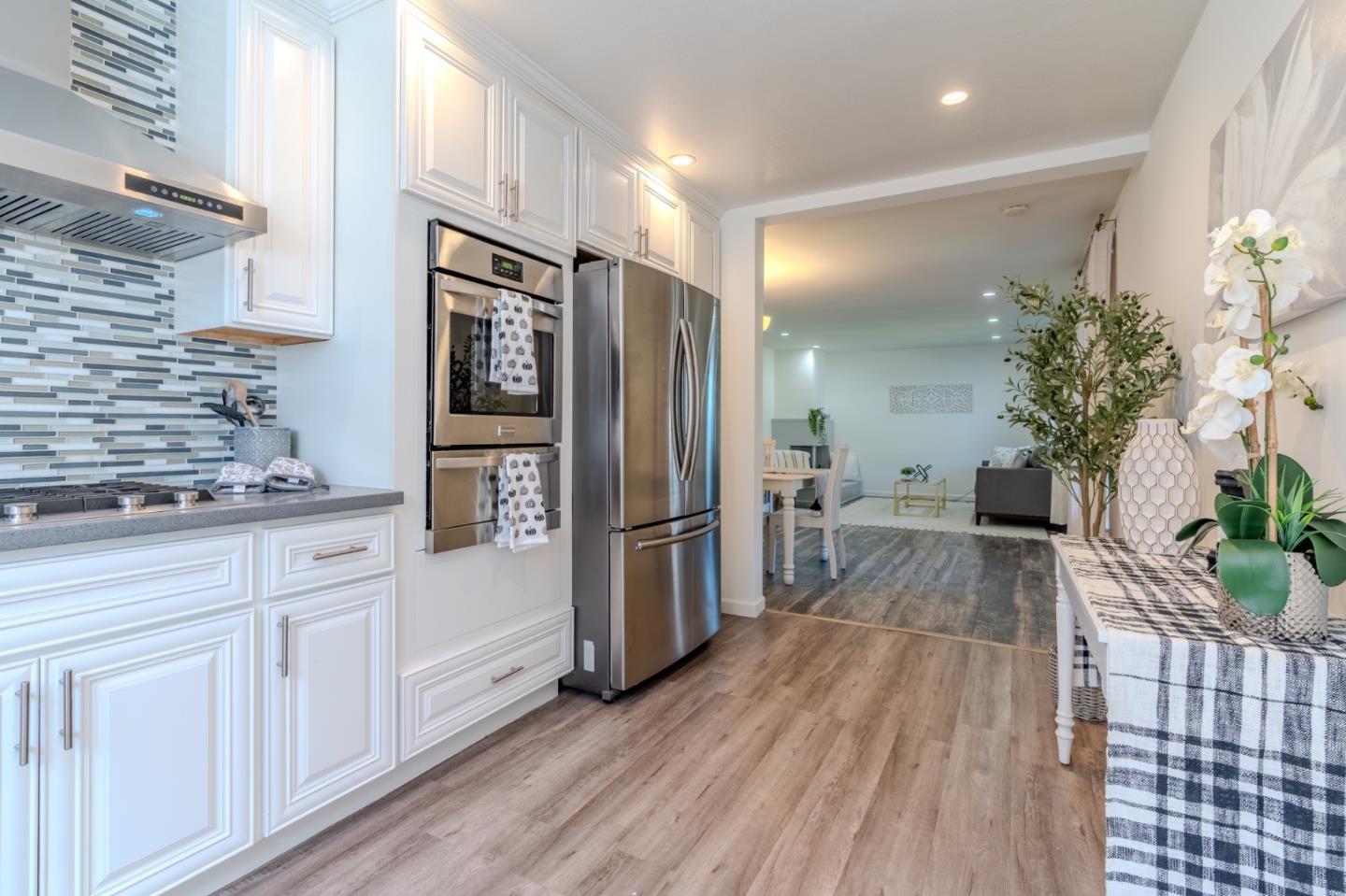 Detail Gallery Image 13 of 32 For 352 Monterey Rd, Pacifica,  CA 94044 - 3 Beds | 2 Baths