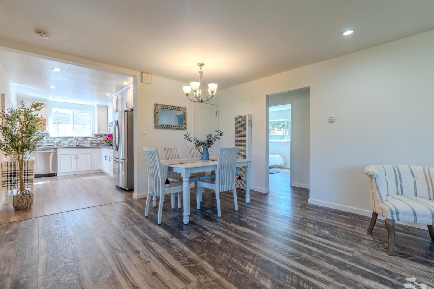 Detail Gallery Image 6 of 32 For 352 Monterey Rd, Pacifica,  CA 94044 - 3 Beds | 2 Baths