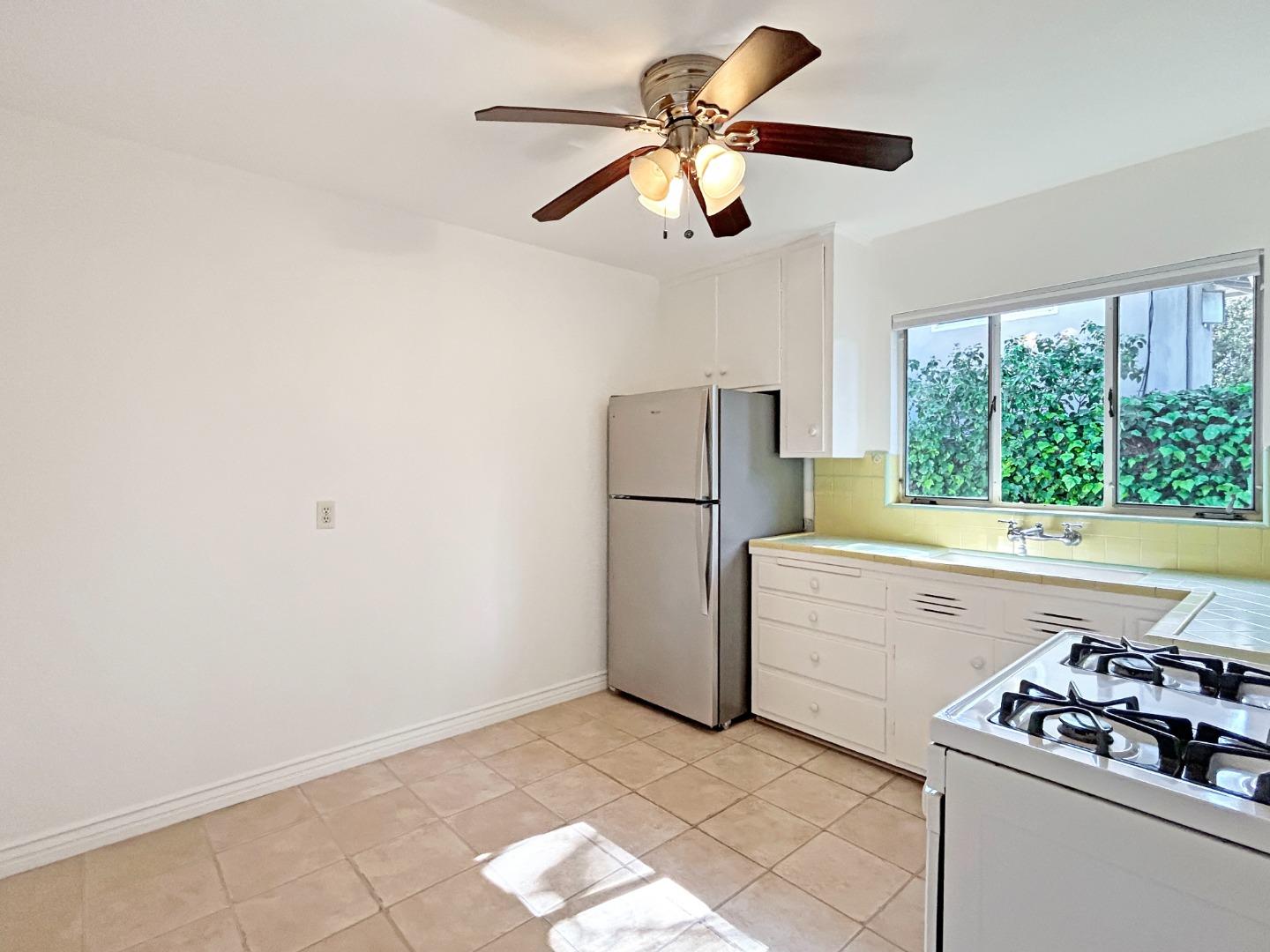 Detail Gallery Image 11 of 17 For 1300 Hoover St Apt 3,  Menlo Park,  CA 94025 - 1 Beds | 1 Baths