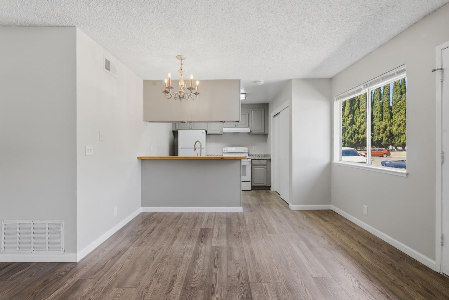 Detail Gallery Image 16 of 45 For 2486 Golzio Ct #1,  San Jose,  CA 95133 - 2 Beds | 1 Baths