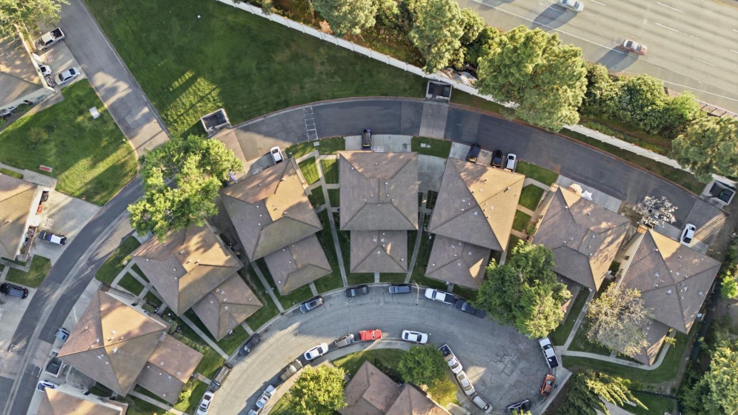 Detail Gallery Image 31 of 45 For 2486 Golzio Ct #1,  San Jose,  CA 95133 - 2 Beds | 1 Baths