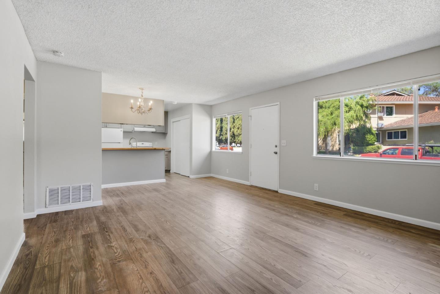 Detail Gallery Image 9 of 45 For 2486 Golzio Ct #1,  San Jose,  CA 95133 - 2 Beds | 1 Baths