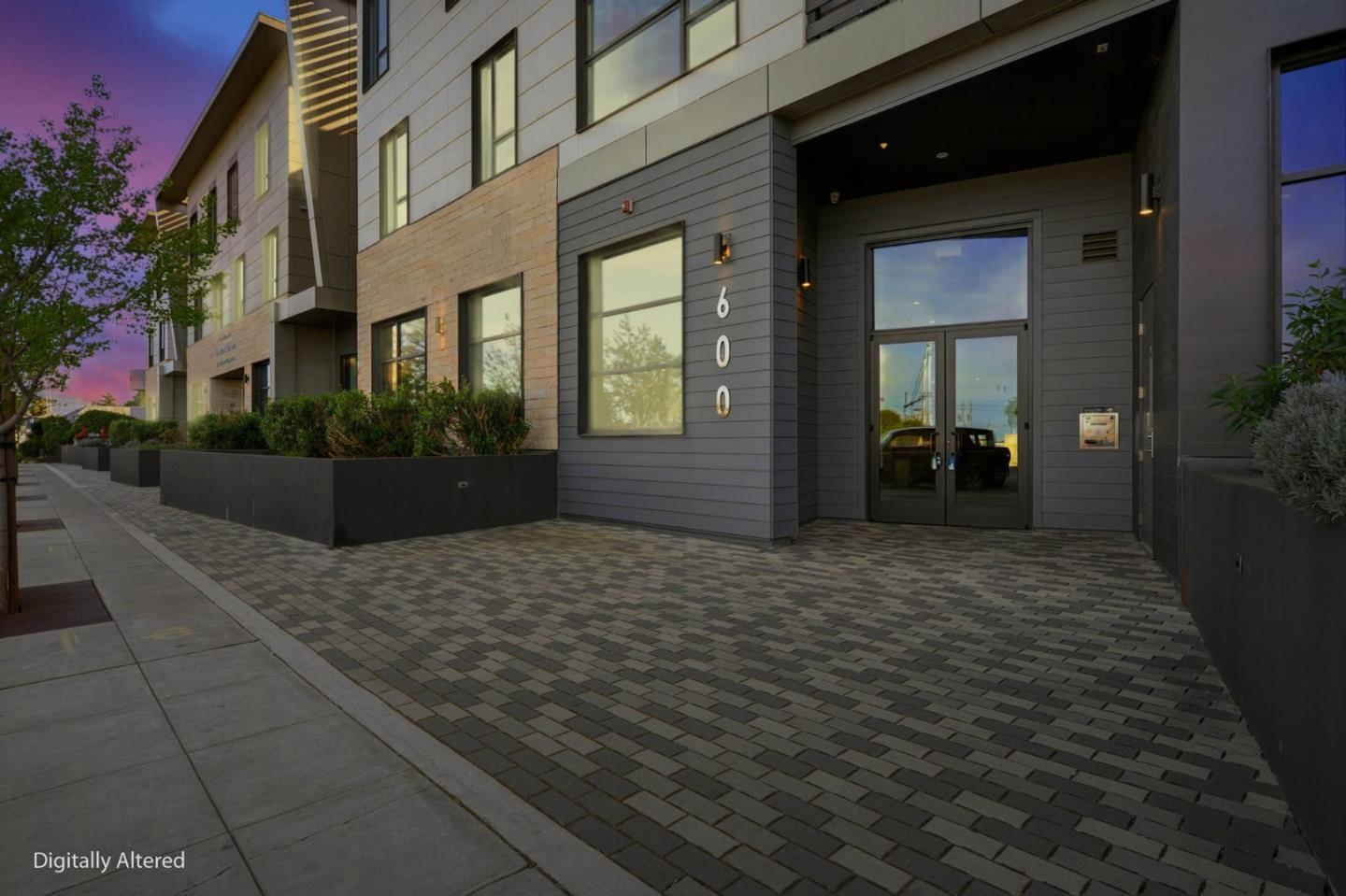 Front Image Thumbnail for ML82040559