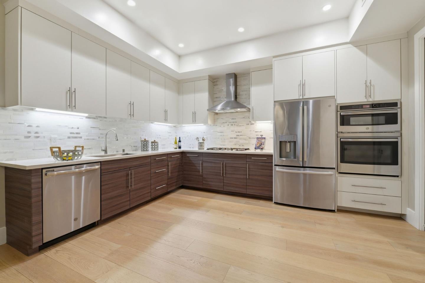 Detail Gallery Image 8 of 28 For 600 El Camino Real #206,  Belmont,  CA 94002 - 2 Beds | 2 Baths