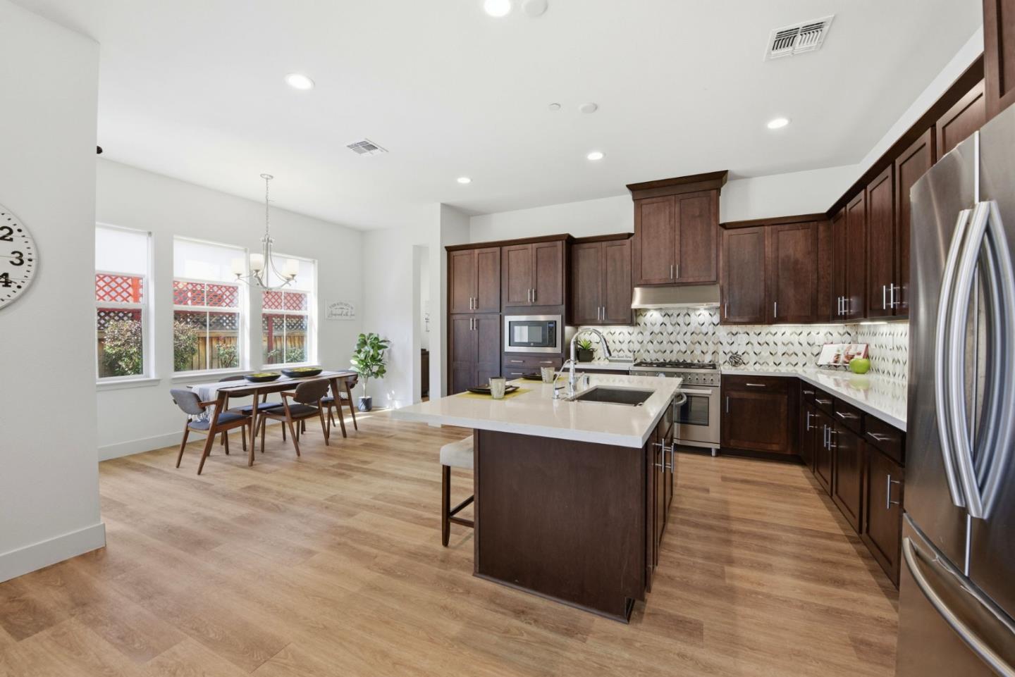 Detail Gallery Image 13 of 88 For 39442 N Darner Dr, Newark,  CA 94560 - 5 Beds | 4/1 Baths