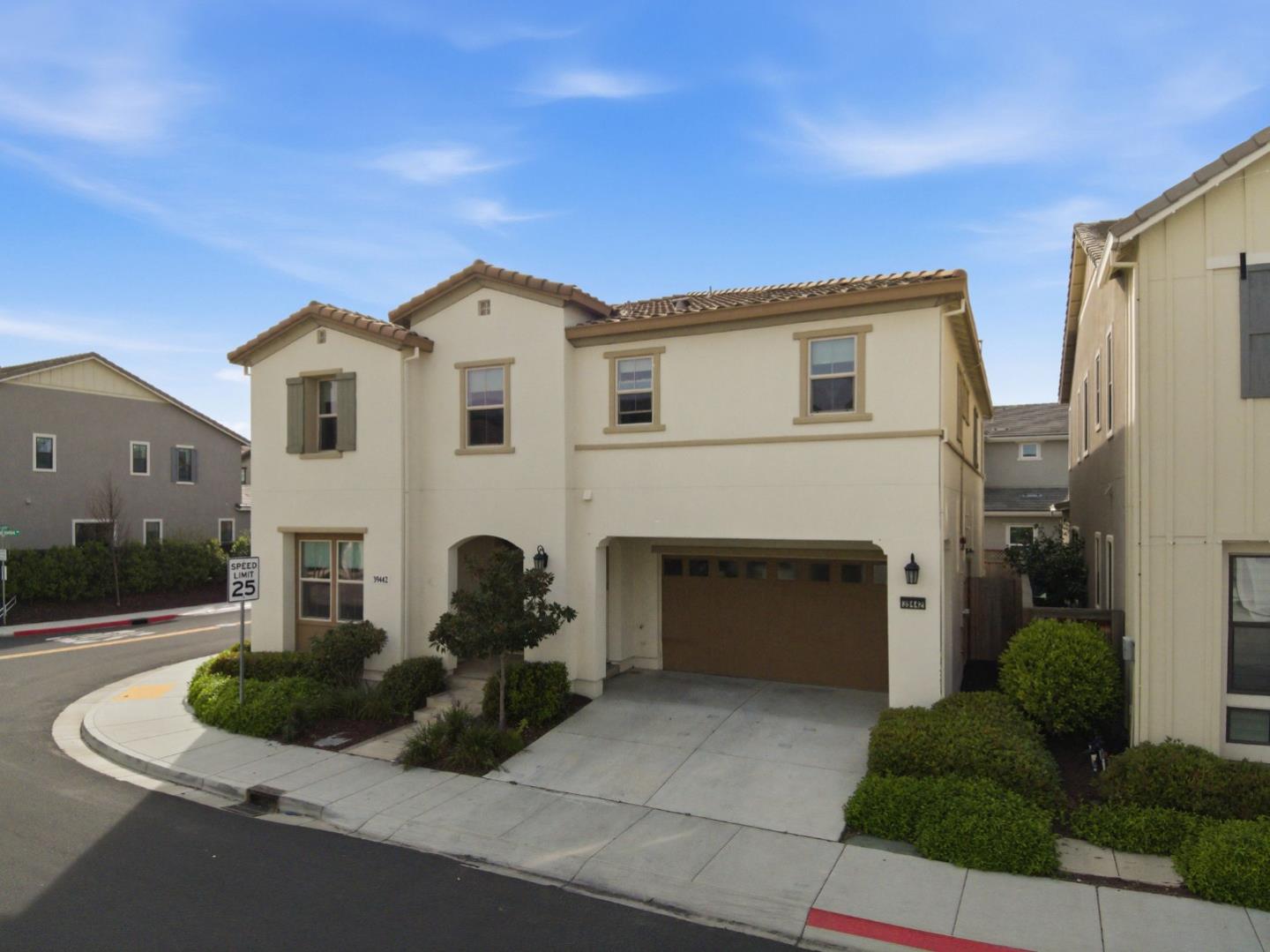 Detail Gallery Image 2 of 88 For 39442 N Darner Dr, Newark,  CA 94560 - 5 Beds | 4/1 Baths