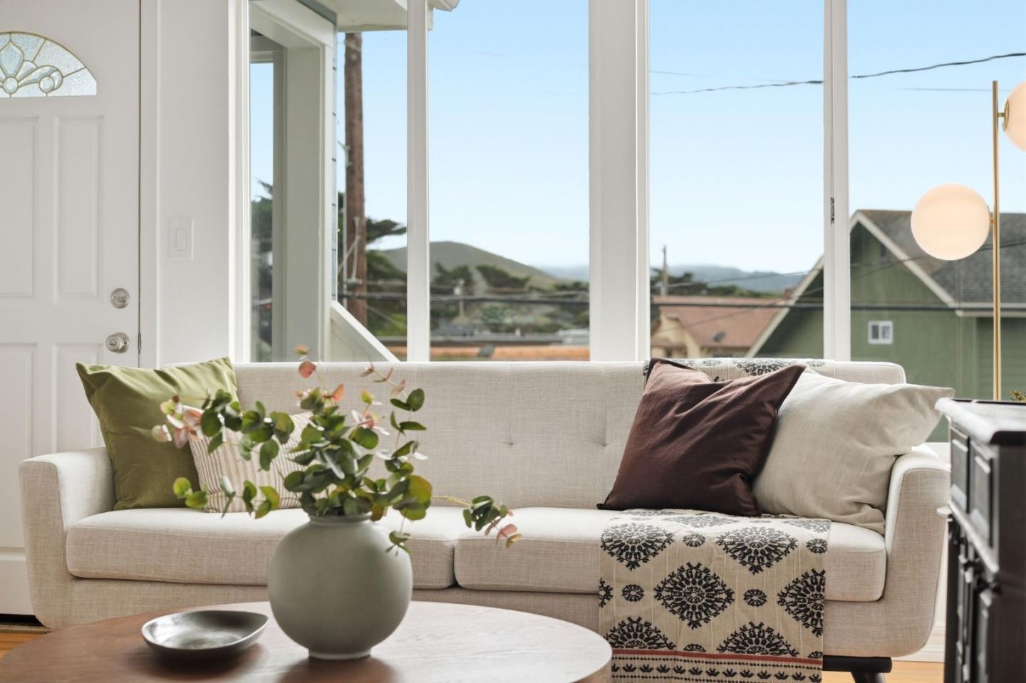 Detail Gallery Image 12 of 39 For 131 Pacific Ave, Pacifica,  CA 94044 - – Beds | – Baths