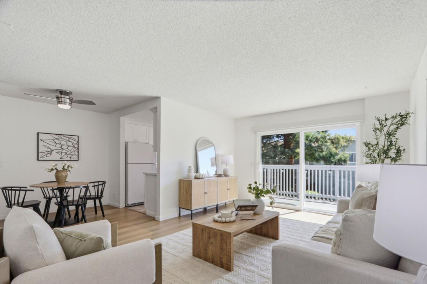 Detail Gallery Image 3 of 32 For 1085 Reed #D,  Sunnyvale,  CA 94086 - 2 Beds | 1 Baths