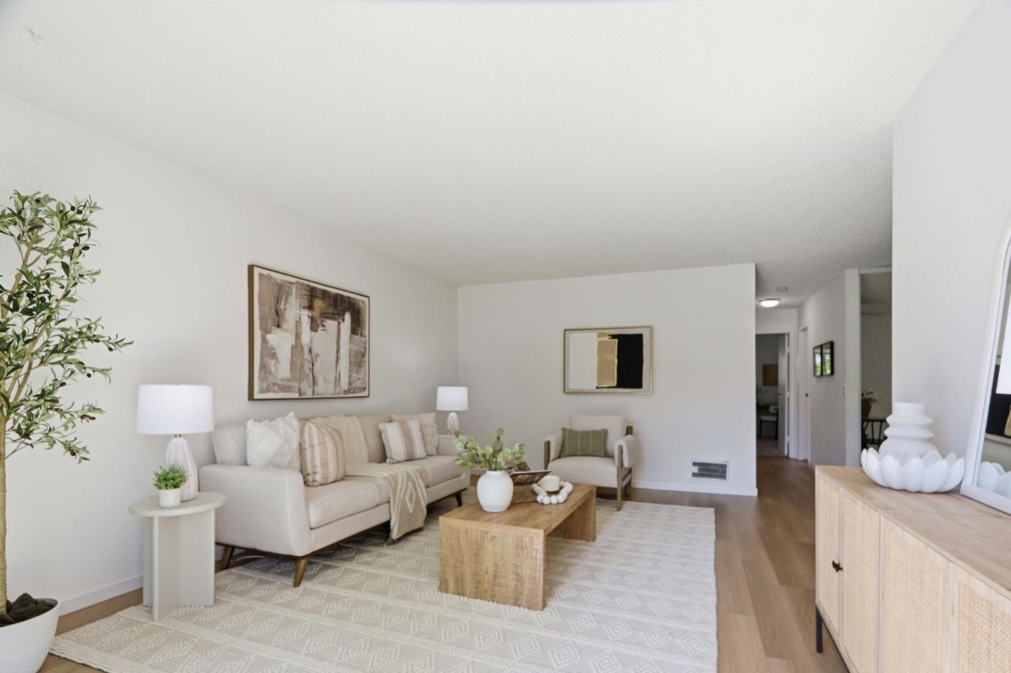 Detail Gallery Image 4 of 32 For 1085 Reed #D,  Sunnyvale,  CA 94086 - 2 Beds | 1 Baths