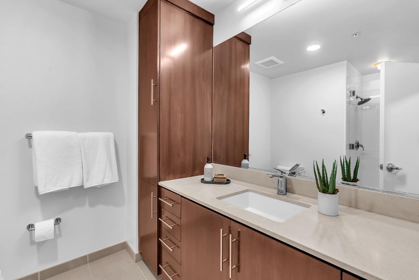 Detail Gallery Image 16 of 37 For 38 N Almaden Blvd #1115,  San Jose,  CA 95110 - 2 Beds | 2 Baths