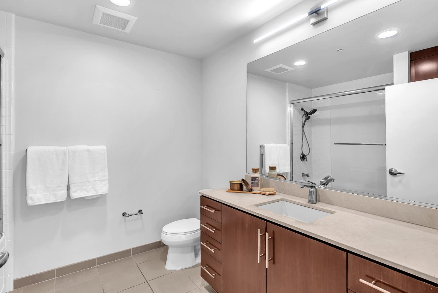 Detail Gallery Image 21 of 37 For 38 N Almaden Blvd #1115,  San Jose,  CA 95110 - 2 Beds | 2 Baths