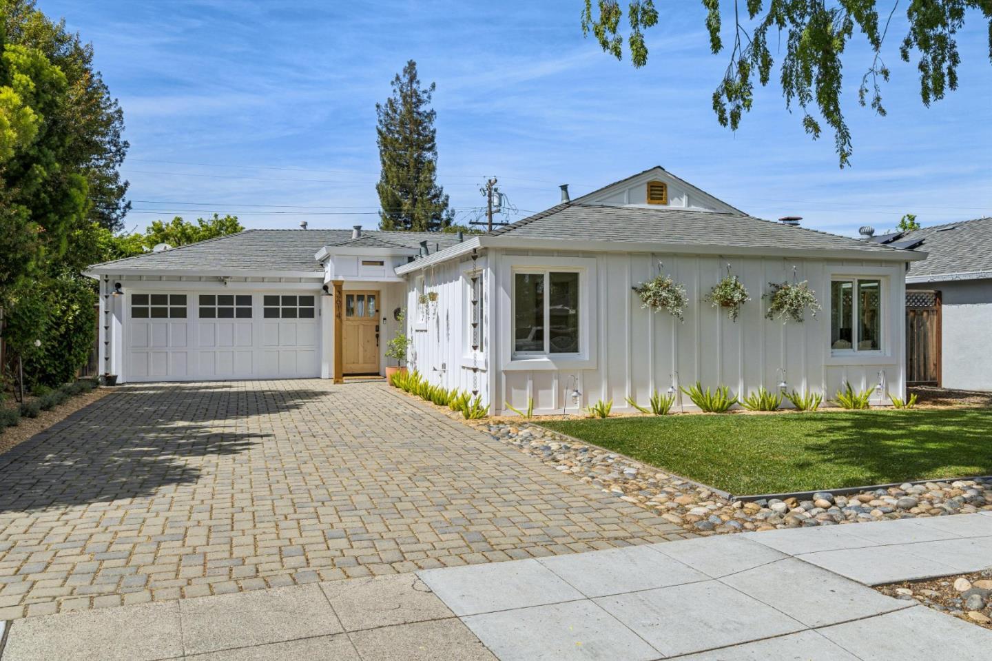 Detail Gallery Image 2 of 58 For 2614 Ohio Ave, Redwood City,  CA 94061 - 3 Beds | 2 Baths