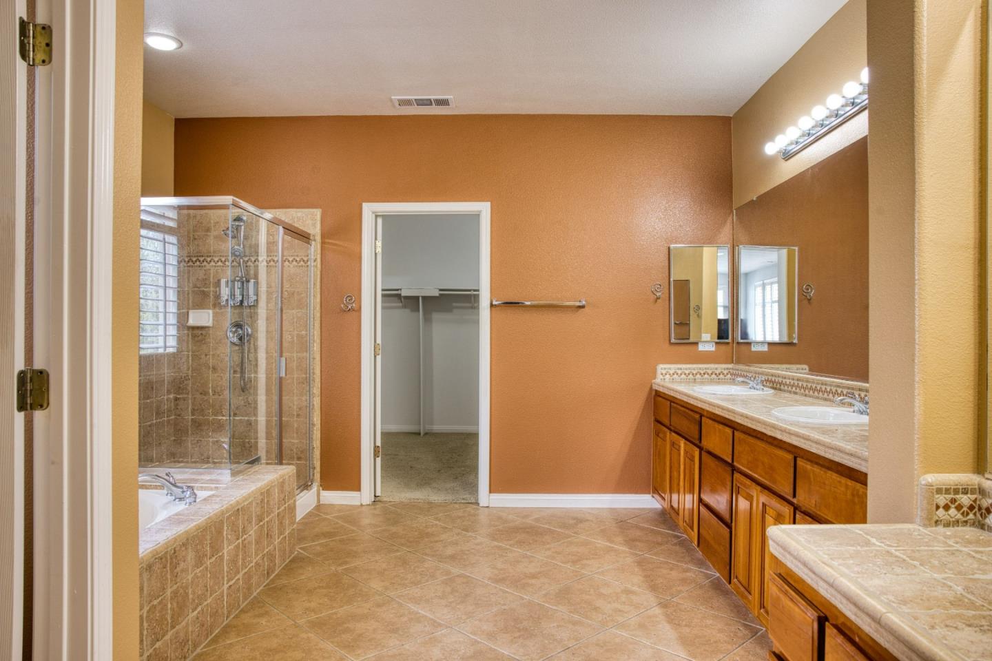 Detail Gallery Image 21 of 37 For 1030 Eastlake Cir, Tracy,  CA 95304 - 5 Beds | 3 Baths