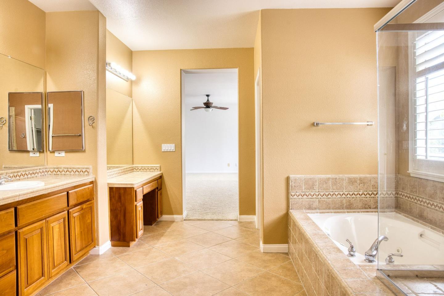 Detail Gallery Image 22 of 37 For 1030 Eastlake Cir, Tracy,  CA 95304 - 5 Beds | 3 Baths