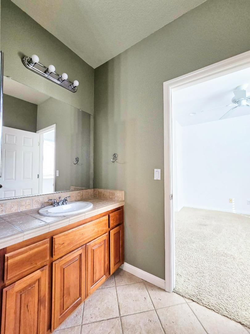 Detail Gallery Image 24 of 37 For 1030 Eastlake Cir, Tracy,  CA 95304 - 5 Beds | 3 Baths