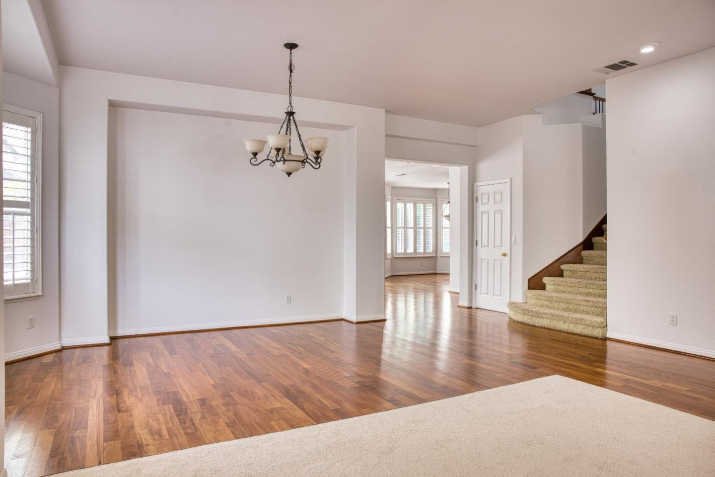 Detail Gallery Image 3 of 37 For 1030 Eastlake Cir, Tracy,  CA 95304 - 5 Beds | 3 Baths